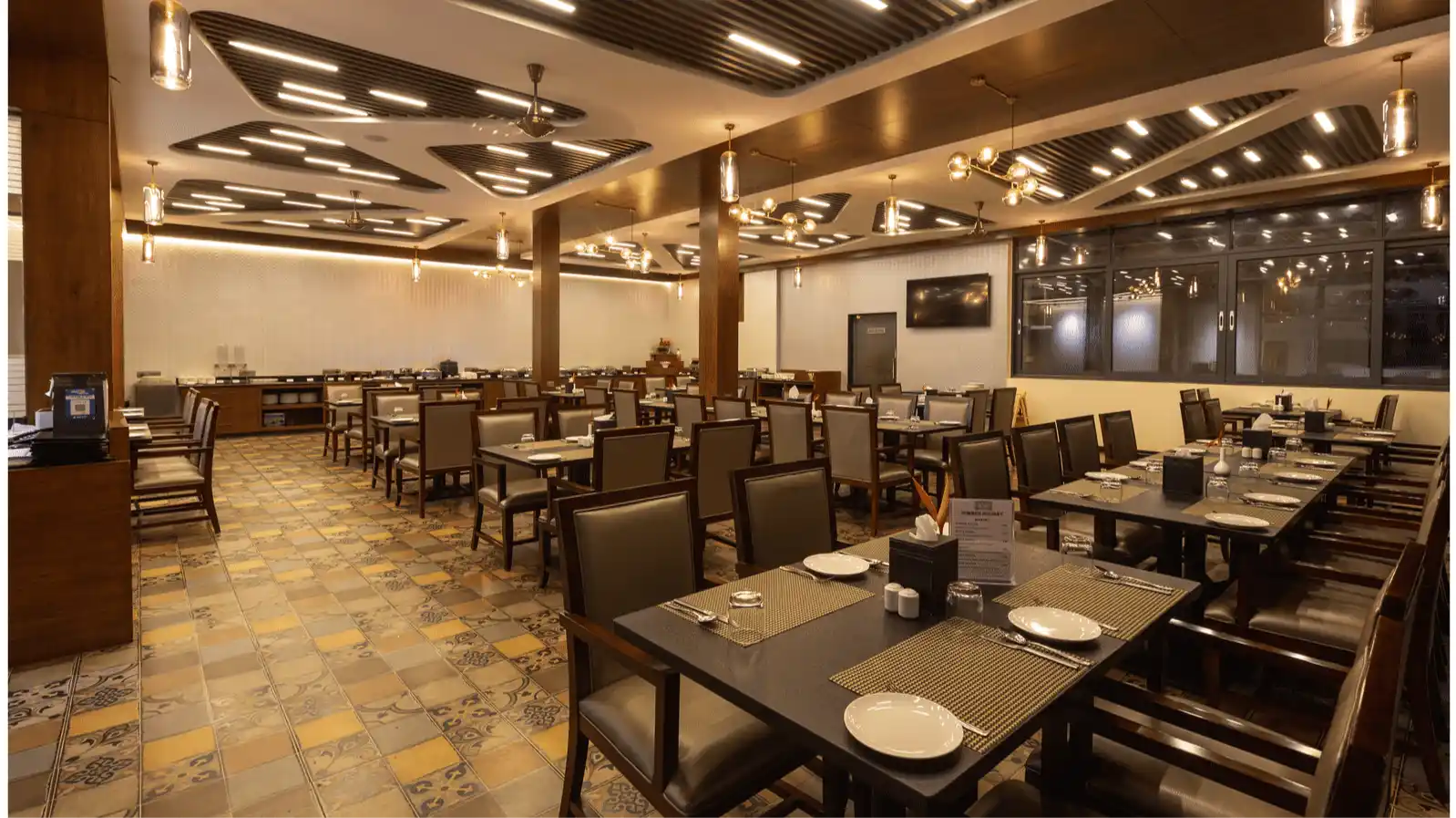 The Silver Spoon: Exquisite Dining in Chikkamagaluru